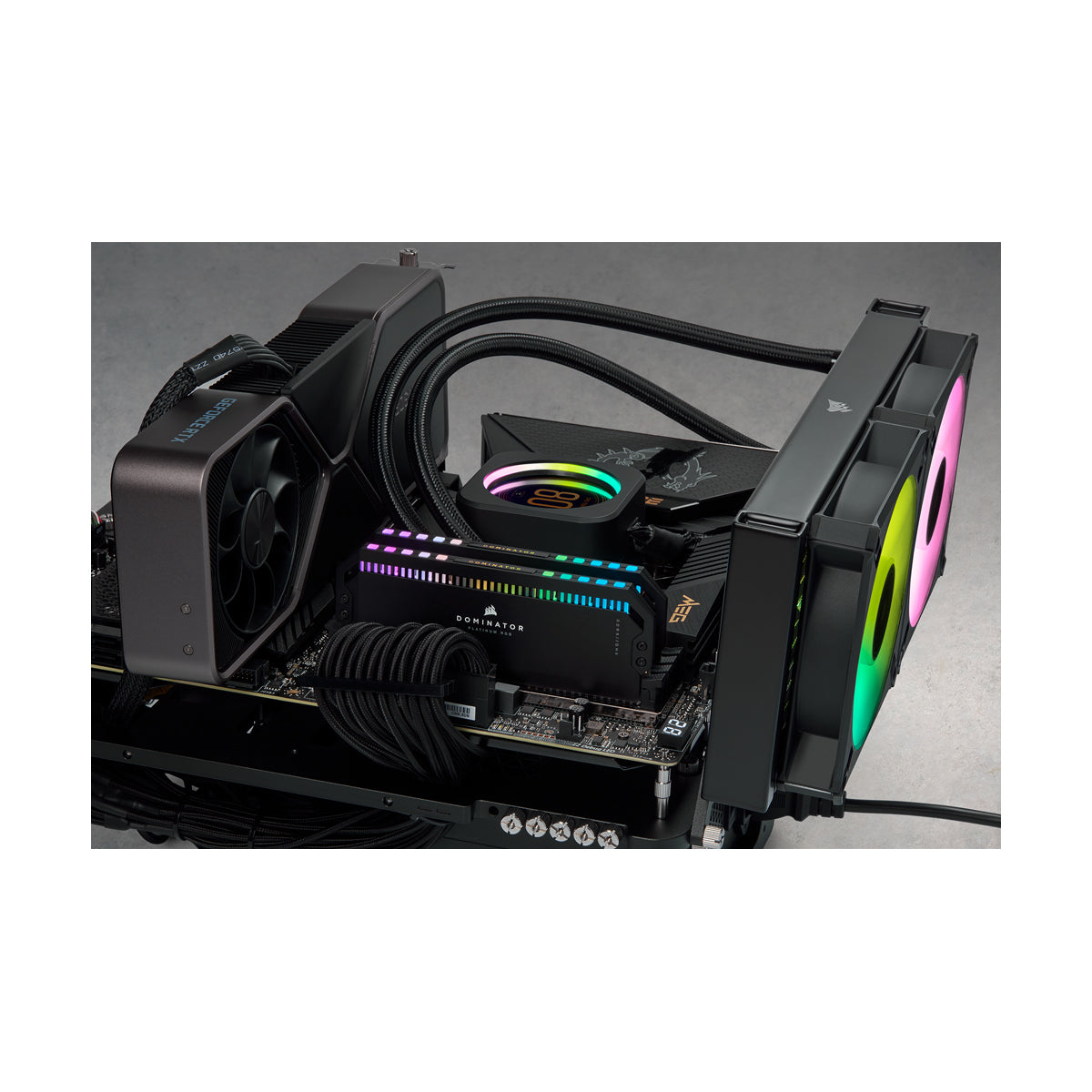 CORSAIR DOMINATOR RGB DDR5 32GB (2 x 16GB) DDR5 5200 CL40-40-40-77 1.25V Intel XMP - BLACK